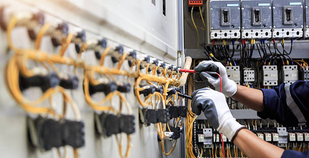 Professional Electrician technician working in Acworth, GA